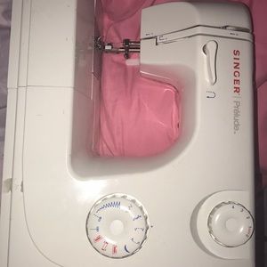 A singer prelude sewing machine